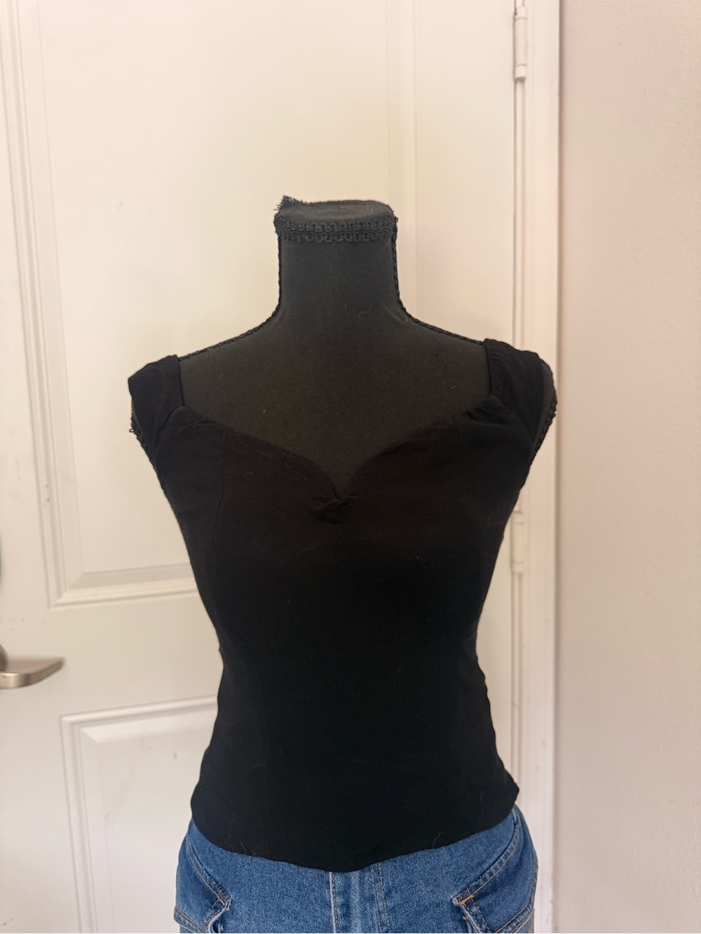 Reformation Black Sweetheart Neck Cap Sleeve Tank